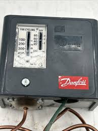 Danfoss 060-5242 Hi Press Fan Cycle Pressure Control for HVAC/R Systems